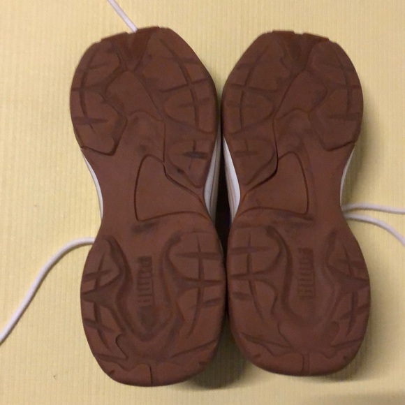 ⭐️ Puma Sneakers ⭐️ - Picture 5 of 6